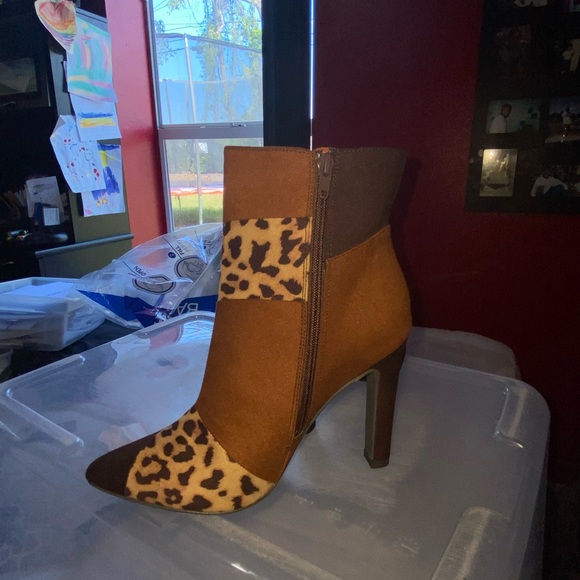 Y•not? Cheetah print multi colored of brown ankle boots 4inch heels size 9M - Picture 5 of 16